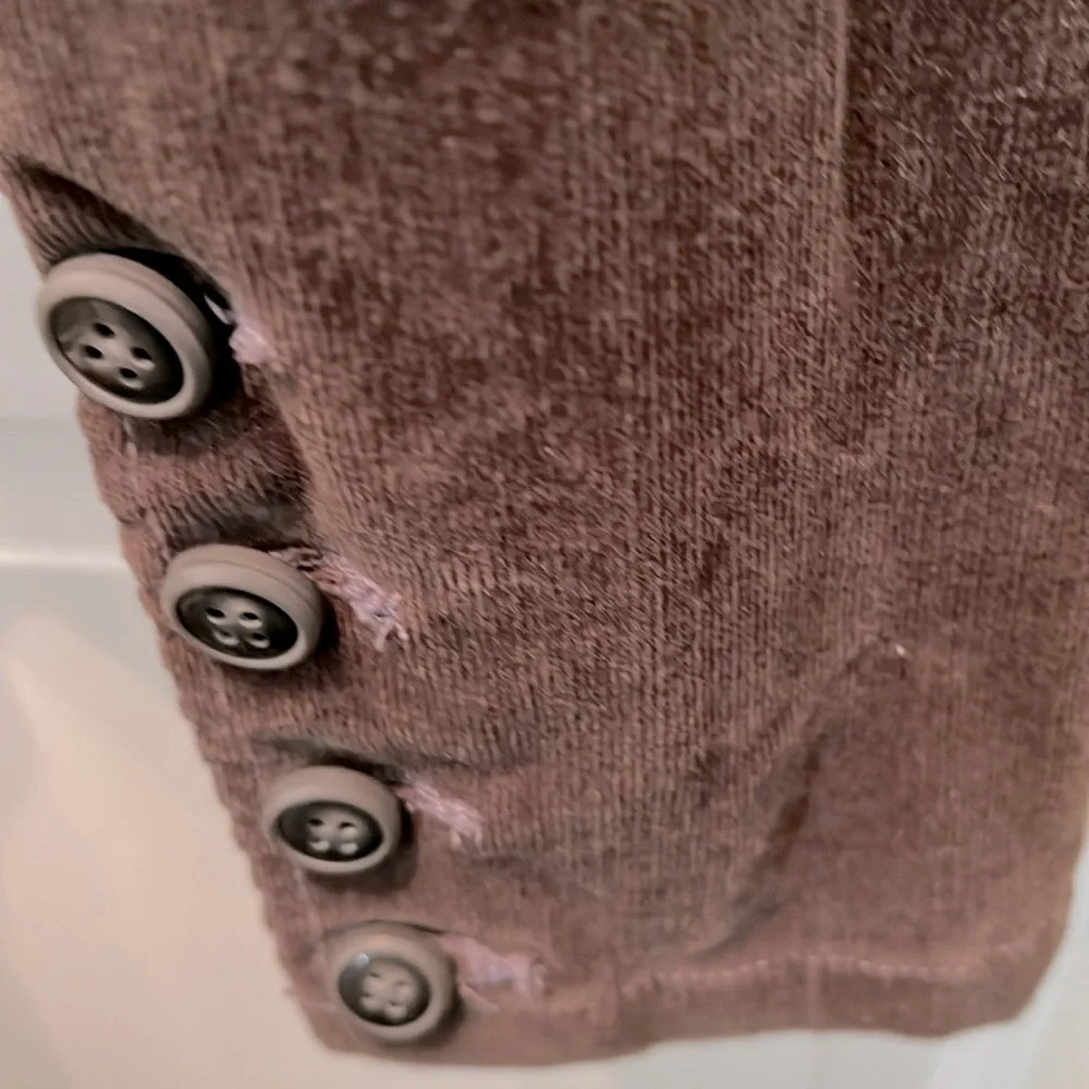 Nori Cropped Vintage Fine Cord Jacket. 97% Cotton and 3% Spandex - Picture 6 of 7